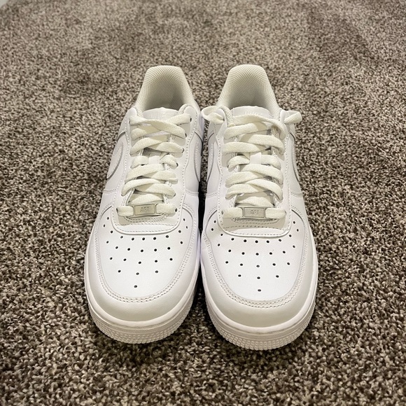 Nike Air Force 1 - Picture 2 of 4